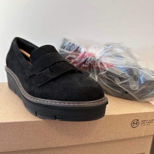 Clarks Black Airbell Slip Wedge Loafers / Size 10M